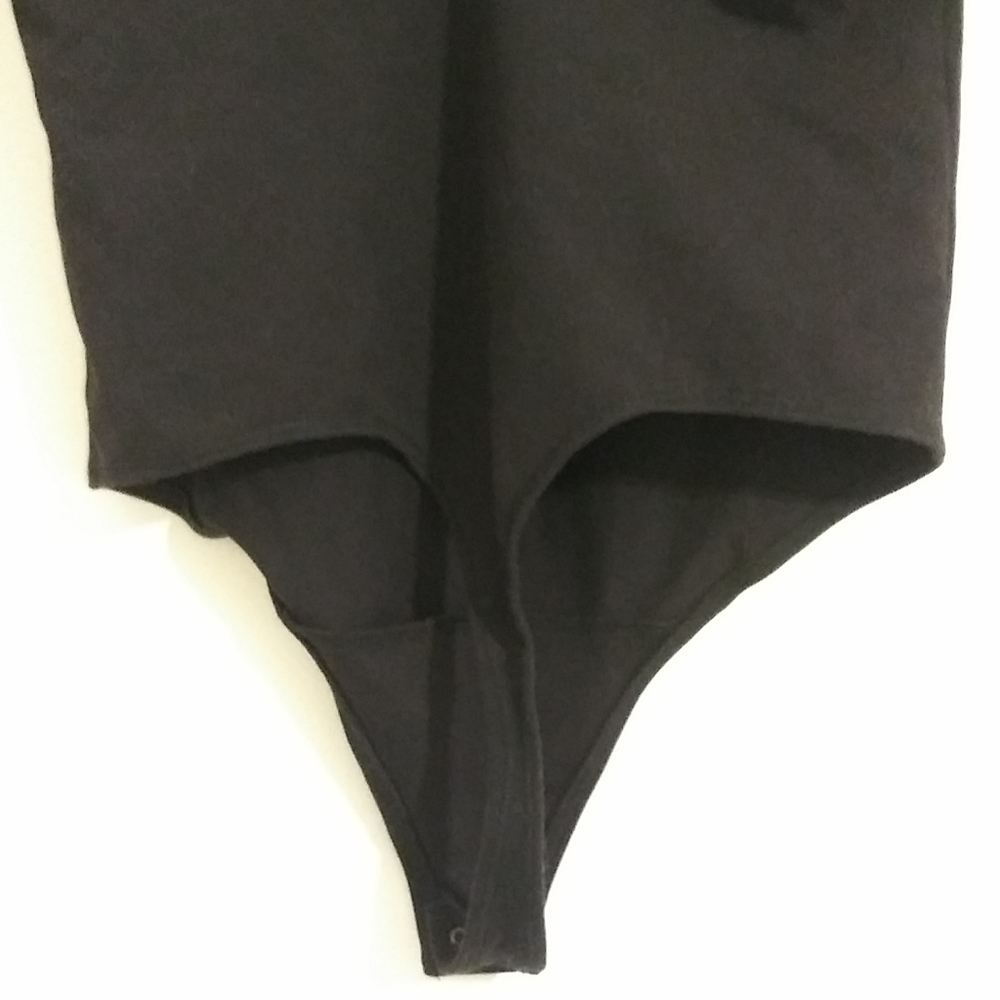 Abercrombie & Fitch Seamless Open Back Top Bodysuit - Picture 7 of 8